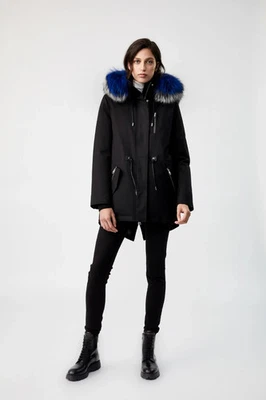¡NUEVO CON ETIQUETAS! Parka negra Mackage Chara DXR $1100 con ribete de piel azul y gris talla mediana Foto 1 de 4