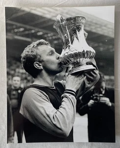 Vintage Bobby Moore s/w 8x10" 20x25cm Pressefoto Fußball Soccer Player Sport - Bild 1 von 2