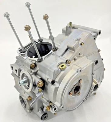 08-17 ARCTIC CAT 350 366 400 450 ALTERRA ENGINE CRANKCASE ASSEMBLY 0801-021 - Image 1 of 4