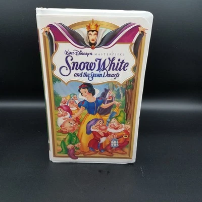 Walt Disney's Masterpiece Snow White And The Seven Dwarfs (VHS) - Image 1 of 4