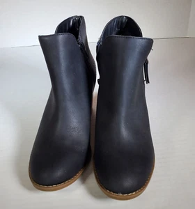 a.n.a. Black Ankle Boots Zipper Round Toe Size 7.5 NO BOX - Picture 1 of 6