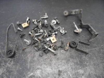 Suzuki SV650S 1999-2002 2001 varios pernos de cuadro de carrocería E-2 Foto 1 de 4