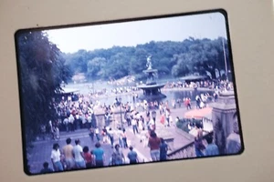 VTG 1970 NYC NEW YORK Bethesda Fountain Central Park Lake 8 Ektachrome Slides - Picture 1 of 7