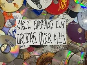 LOT: 300+ CDs *COMPACT DISCS ONLY* CD ART CRAFTS REPURPOSING *FREE SHIPPING* - Picture 1 of 3