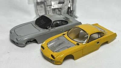 Kit 1:43 2 Lamborghini 400 GT 2+2 1966 SOLO SCOCCA+QUALCHE PEZZO - Immagine 1 di 2