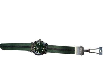 Reloj para hombre Oris Divers Sixty-Five automático acero inoxidable esfera verde Foto 1 de 4