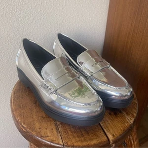 Mocasines para mujer Worthington talla 6,5 plateados brillantes metálicos - Imagen 1 de 10