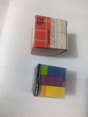 Robot de estudio Cubebot Areaware David Weeks rompecabezas de madera y cubo de arte jugable Foto 1 de 4