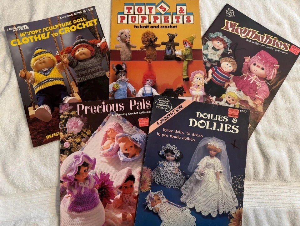 Lote de 5 patrones de ganchillo diferentes para ropa de muñeca, marionetas y juguetes Foto 1 de 1