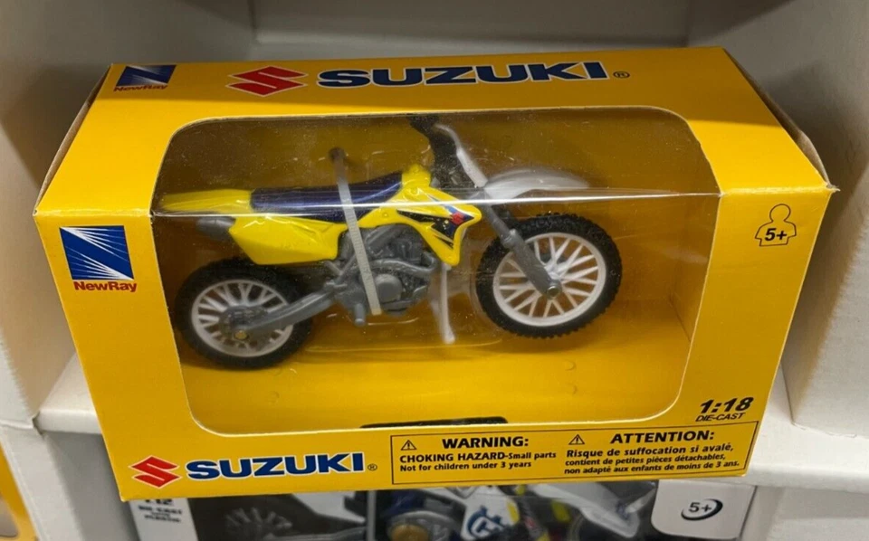 Suzuki RM-Z450 RM Z450 Scale 1/18 New Ray Model Moto Metallo - Image 1 of 1