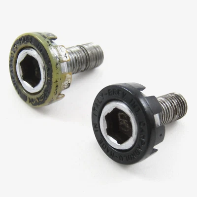 Parafusos de manivela Campagnolo FC-RE104, 8mm Allen/registro sextavado interno/coro etc década de 1990 - Imagem 1 de 4