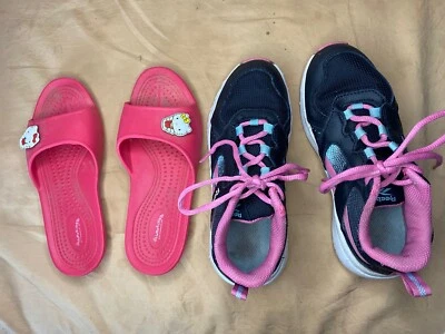 Zapatillas de running negras para niña Power Combo Reebok talla 1 y rosa Hello Kitty Foto 1 de 4