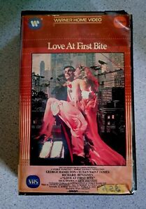 Love at First Bite (1979) Original Clamshell Case Warner Home Video 