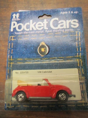 Coches de bolsillo TOMY No. 225-F20 VW Cabriolet rojo nuevo en tarjeta 1977 Foto 1 de 2