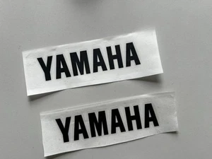 (n.2 - Pezzi 2) Coppia Adesivi Yamaha 15cm Colore Nero Logo Serbatoio Ecc Neri - Imagen 1 de 1