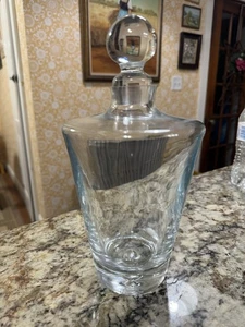 Eine schöne tolle Klarglas Karaffe mit einer tollen Form - Bild 1 von 15