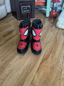 Marvel Jungen Kleinkind 10 Spiderman leuchtende isolierte halbhohe Winterstiefel NEU - Bild 1 von 7