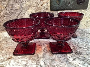 Sherbets bajos rojos vintage Imperial Cape Cod. ¡4 por un precio! 3 1/2” de alto - Imagen 1 de 5