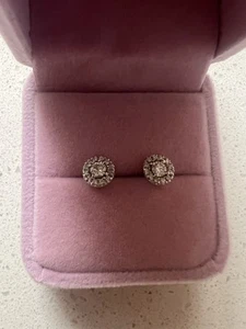 14K White Gold Diamond Stud Earrings - Picture 1 of 11