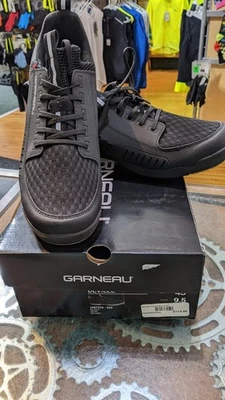 Louis Garneau Men's Deville cycling shoes, black 43/9.5, 2 hole, new in the box! - Image 1 of 4