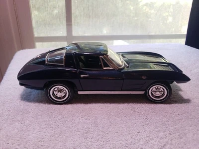 Chevrolet Corvette 1963 escala 1:18 ERTL VENTANA DIVIDIDA DIECAST COCHE/PARACHOQUES FALTANTE Foto 1 de 4