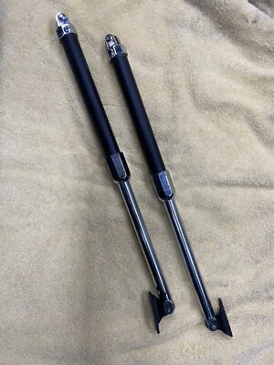 FJ40 Liftgate Strut Set Toyota Land Cruiser 1964-1974 Foto 1 de 2