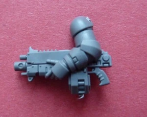 Brazo izquierdo de los Marines Espaciales PRIMARIS INTERCESORES con FUSIL DE PERNO - Brocas 40K - Imagen 1 de 1