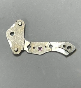 Movement UNIVERSAL GENEVE 332 Pieces Replacement Part: Bridge - Picture 1 of 2