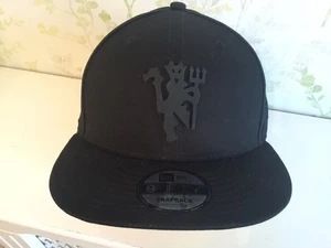 Man Utd Manchester United Black New Era Baseball Cap 9Fifty SnapBack Blackout - Picture 1 of 6