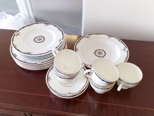Wedgewood Fine Bone China Osborne Dinner Tea Set - Picture 1 of 4