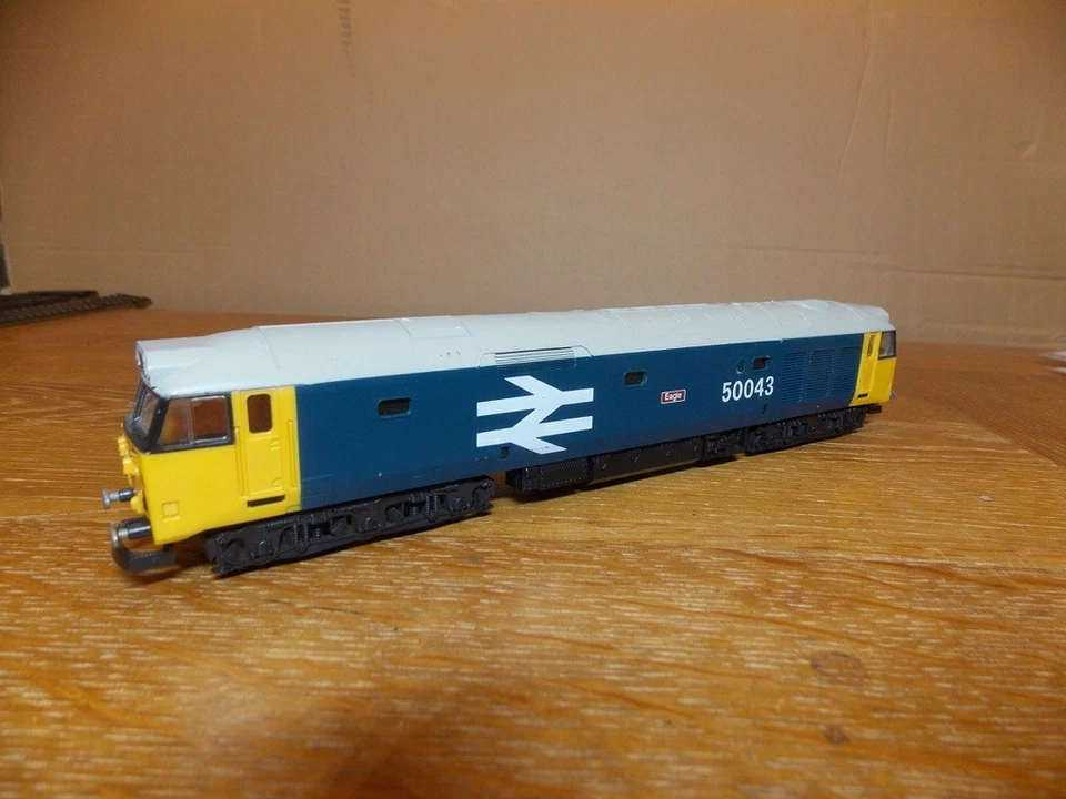 LIMA CLASS 50 DEISEL LOCO No 50043 EAGLE in BR Blue Livery. OO Gauge - Image 1 of 4