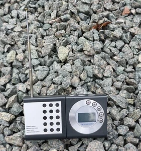 Radio d'epoca portatile digitale FM scansione automatica con allarme da viaggio DESIGN COMPATTO - Foto 1 di 6