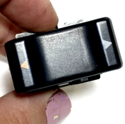 ОРИГИНАЛЬНЫЙ ПЕРЕКЛЮЧАТЕЛЬ ЗАДНЕГО СТЕКЛА ISUZU TROOPER /ACURA SLX (B889) - Изображение 1 из 4