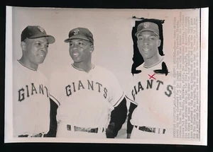 1959 WILLIE MAYS McCOVEY (ROOKIE) MARICHAL 6 3/4 x 10 wire photo SPORTING NEWS - Picture 1 of 2