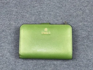 Furla Camellia genarbtes Leder Geldbörse mit Doppelfaltung Efeugrün Hellbeige Goldton - Bild 1 von 12
