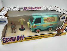La voiture de Scooby doo Mystery machine echelle 1/24eme 16cm avec personages