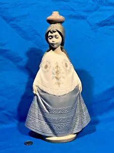 BEAUTIFUL HAND MADE LLADRO NAO 359 GIRL w/WATER JUG ON HEAD CERAMIC FIGURINE VGC - Picture 1 of 13
