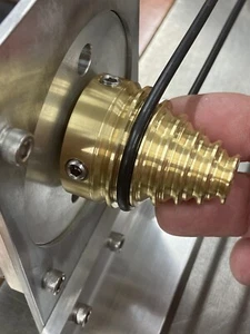 MOTOR DE 24 VDC GRADO LABORATORIO CON POLEA ESCALONADA DE LATÓN - HOBBY - TORNO JOYEROS, REDUCTOR  - Imagen 1 de 12