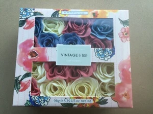 Scented Rose Flowers Gift Set Box ready - Picture 1 of 3