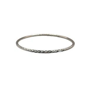 18ct 18K White Gold Diamond Cut Round Golf Bangle 57mm x 2.5mm 5.57 Grams. New - Picture 1 of 6