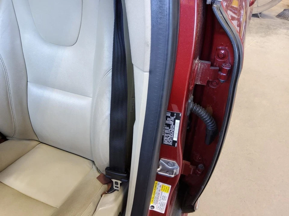 Seat Belt Front Driver Retractor Fits 15-17 VOLVO XC60 449184 Foto 1 de 1