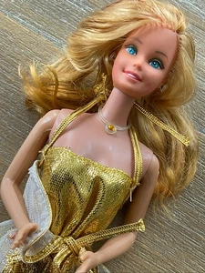 VINTAGE 1980 Golden Dream Barbie 1874 Doll w/ Gold Clothing Jewelry SUPERSTAR - Picture 1 of 15