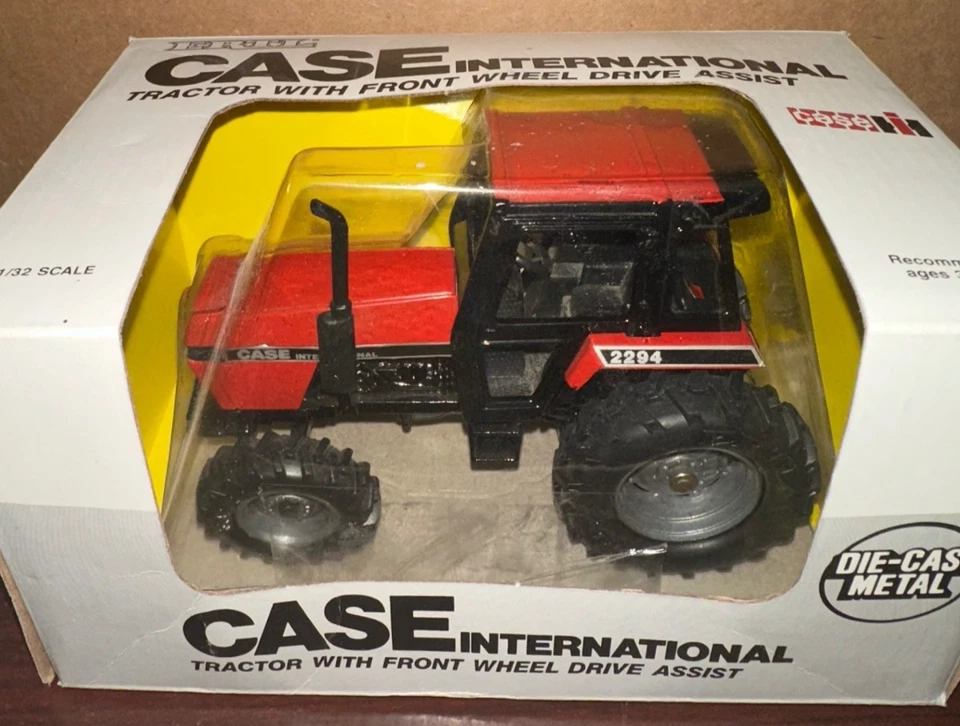 Ertl 1:32 Case International Red 2294 Tractor Front Wheel Drive Assist #265 - Image 1 of 1