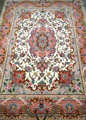 4'11"x6'9" Fine Hand-Knotted Wool & Silk Tabrize Rug - Handmade 5x7 Carpet - Image 1 of 4