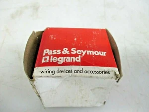 NEW PASS & SEYMOUR STRAIGHT BLADE ANGLE PLUG 15A 125VAC 2P PS52660SSANCC8 - Picture 1 of 3
