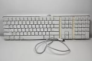 Apple A1048 Full Size Wired USB Keyboard | Tested & Working! - Picture 1 of 2