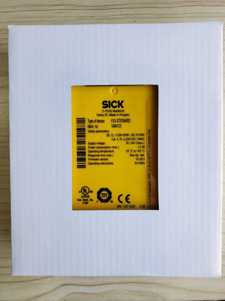 1 PCS NEW SICK Safety Relay FX3-XTIO84002 FX3-XTI084002 V3.10.0 / V3.00.0 - Bild 1 von 1