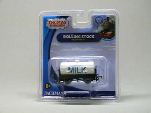 BACHMANN SCALA HO THOMAS & FRIENDS TIDMOUTH SERBATOIO LATTE AUTO CISTERNA BAC77048 NUOVO - Foto 1 di 3