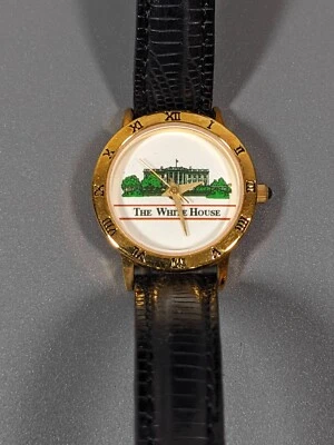Reloj The White House Redondo Tono Dorado Estuche Correa Cuero Negro 7.5 Pulgadas Foto 1 de 4