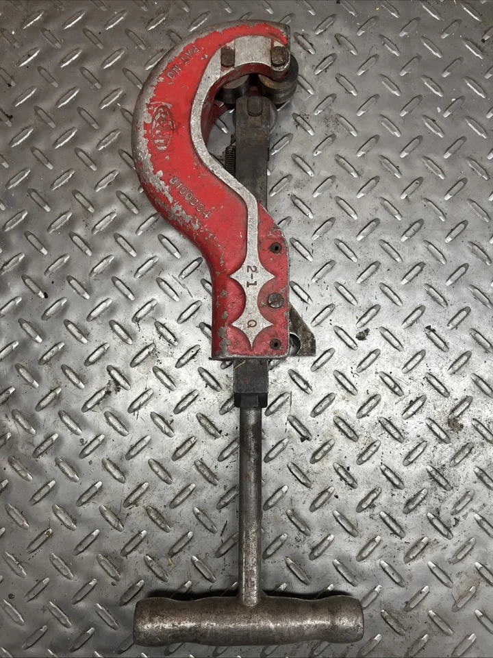 Reed Pipe Cutter Pat No. 3100834 – Heavy Duty Vintage Tool – Made in USA - Image 1 of 4